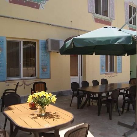 Hotel Bonjour House Erywań Zewnętrze zdjęcie
