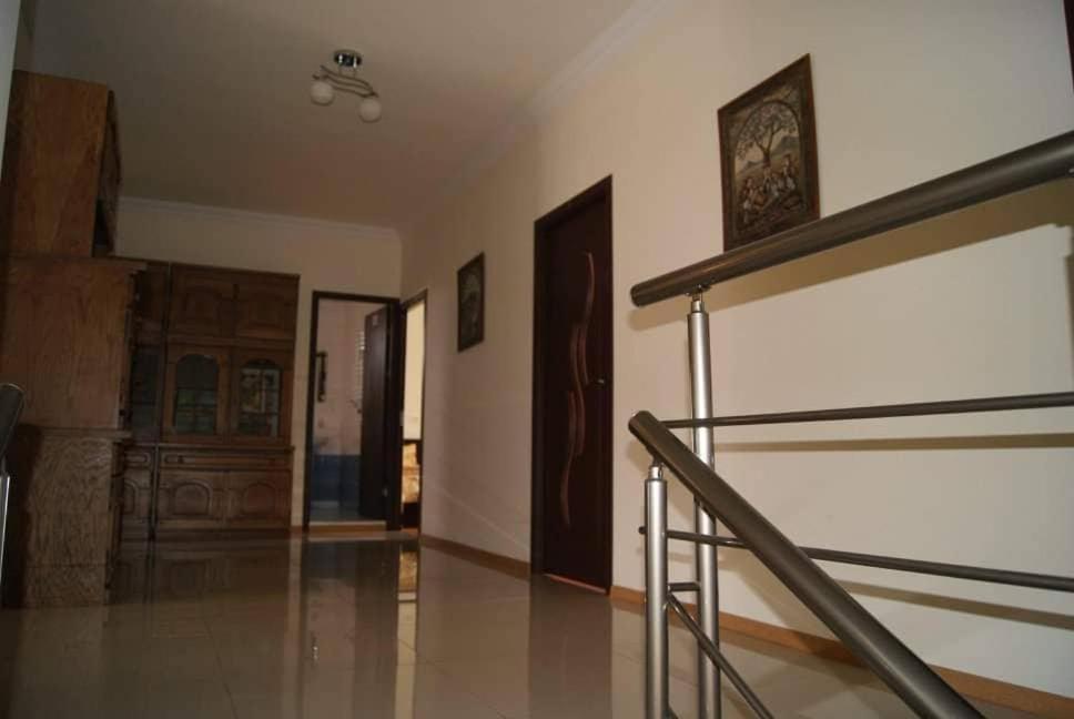 Hotel Bonjour House Erywań Zewnętrze zdjęcie