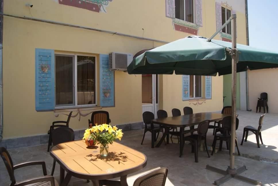 Hotel Bonjour House Erywań Zewnętrze zdjęcie