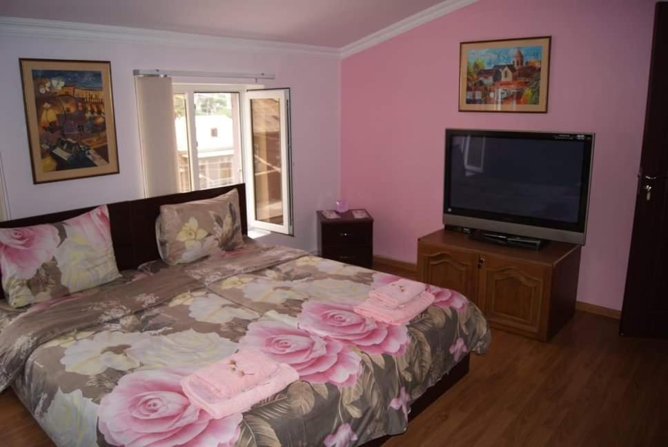 Hotel Bonjour House Erywań Zewnętrze zdjęcie