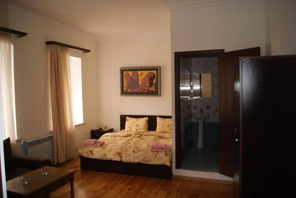 Hotel Bonjour House Erywań Zewnętrze zdjęcie