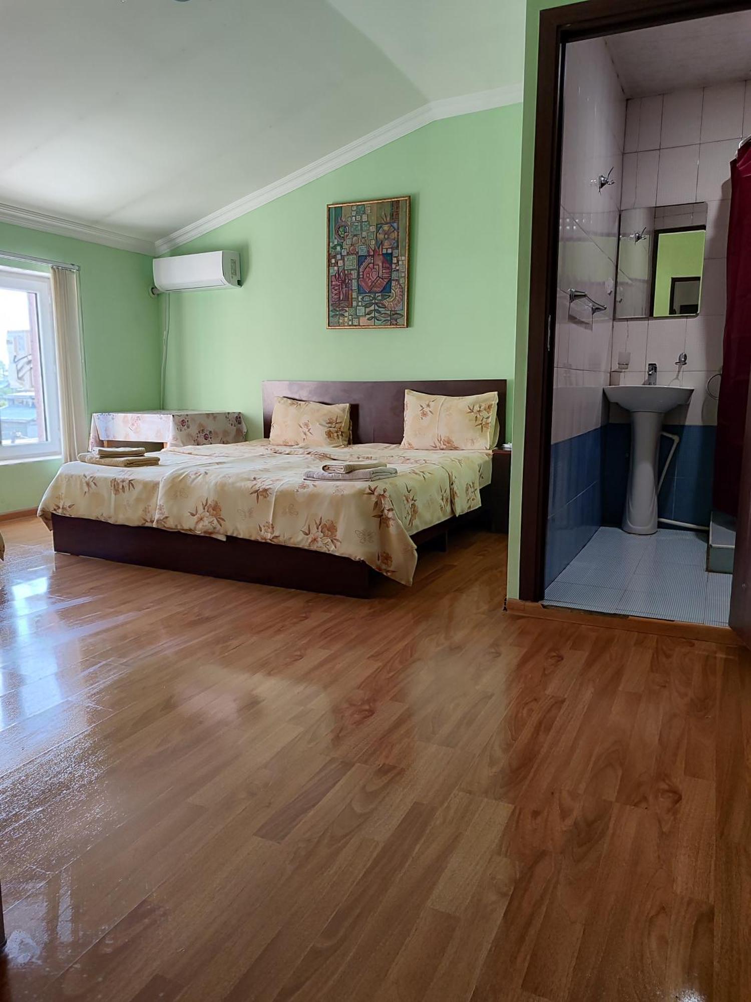 Hotel Bonjour House Erywań Zewnętrze zdjęcie
