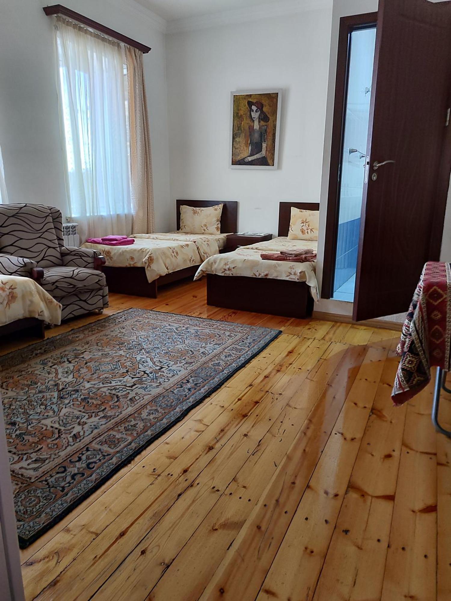 Hotel Bonjour House Erywań Zewnętrze zdjęcie